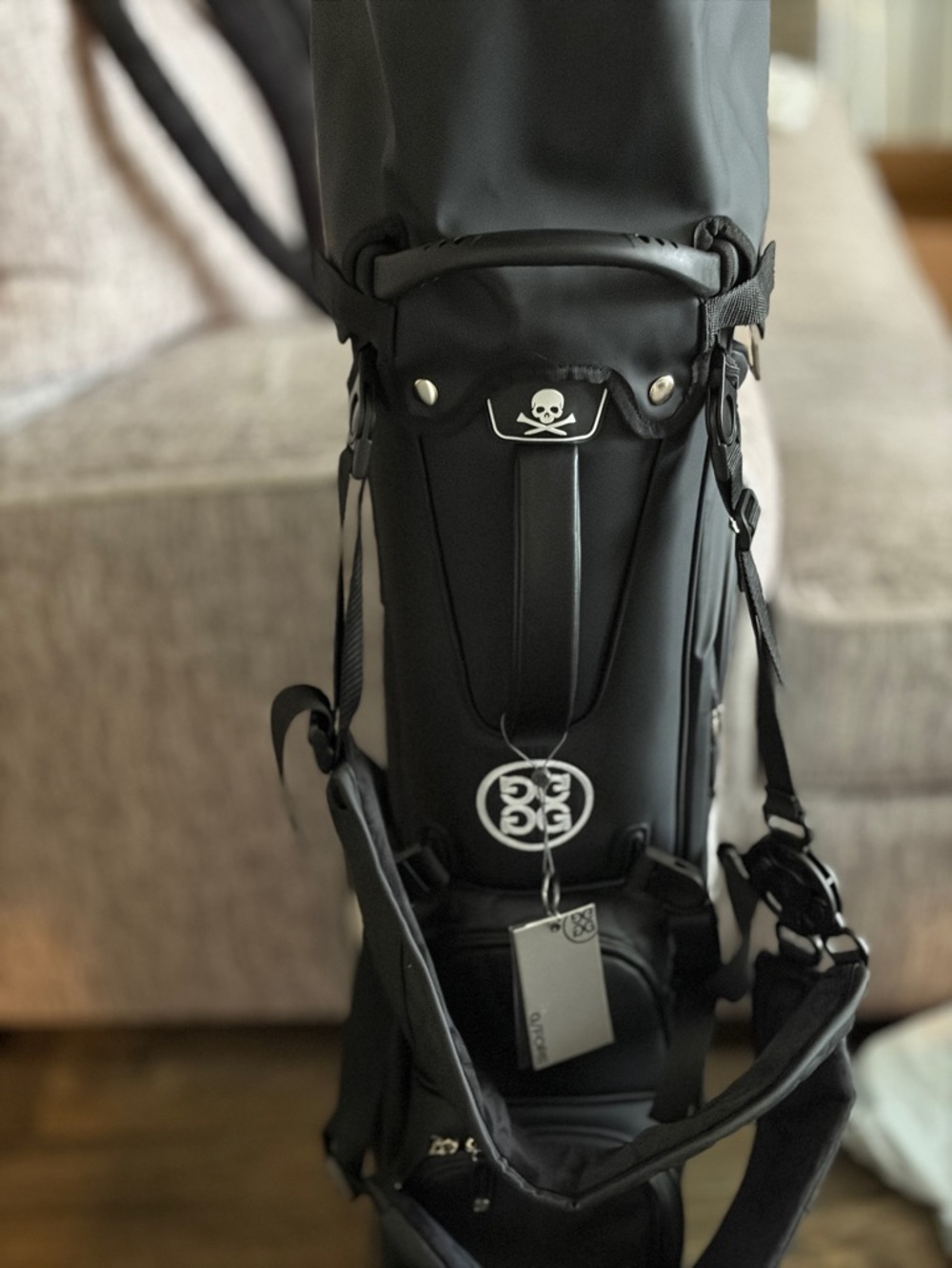G/FORE Black and White Skull golf bag. - Picture 5 of 8
